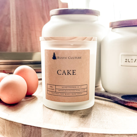 Cake candle. A natural soy candle made with non-toxic materials.